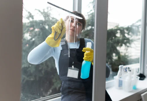 Nettoyage de vitres intérieures et extérieures à Rostrenen